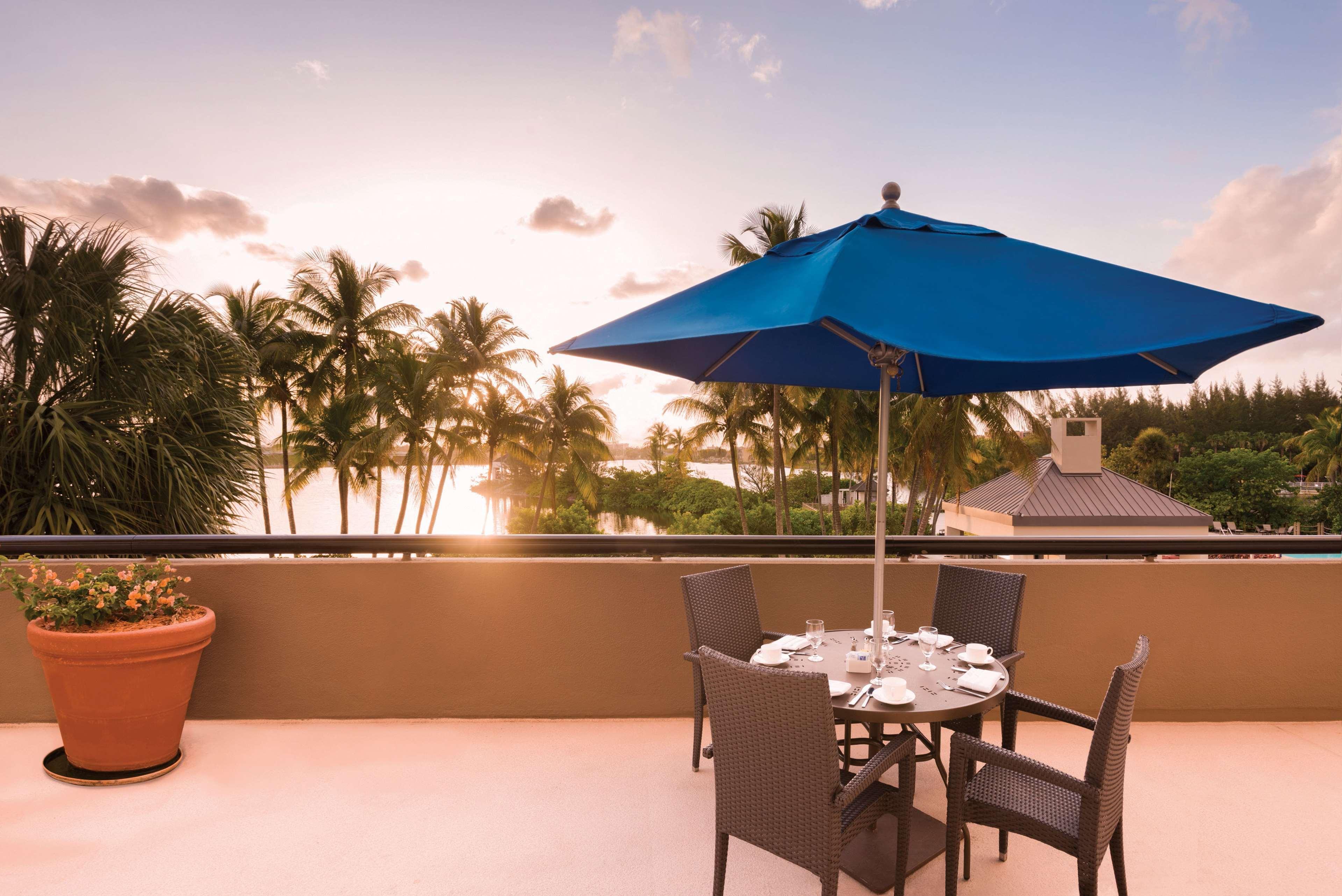 Hotel Hilton Miami Airport Blue Lagoon 4*